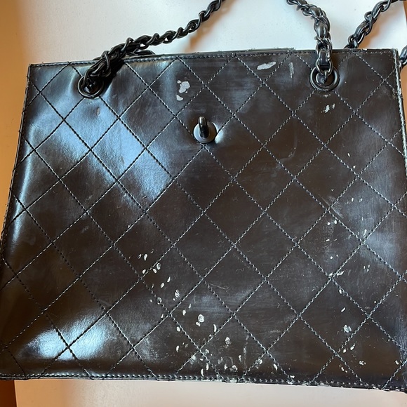 CHANEL 😁 SOLD 😁 quilted matte black chain handle handbag - Picture 2 of 16